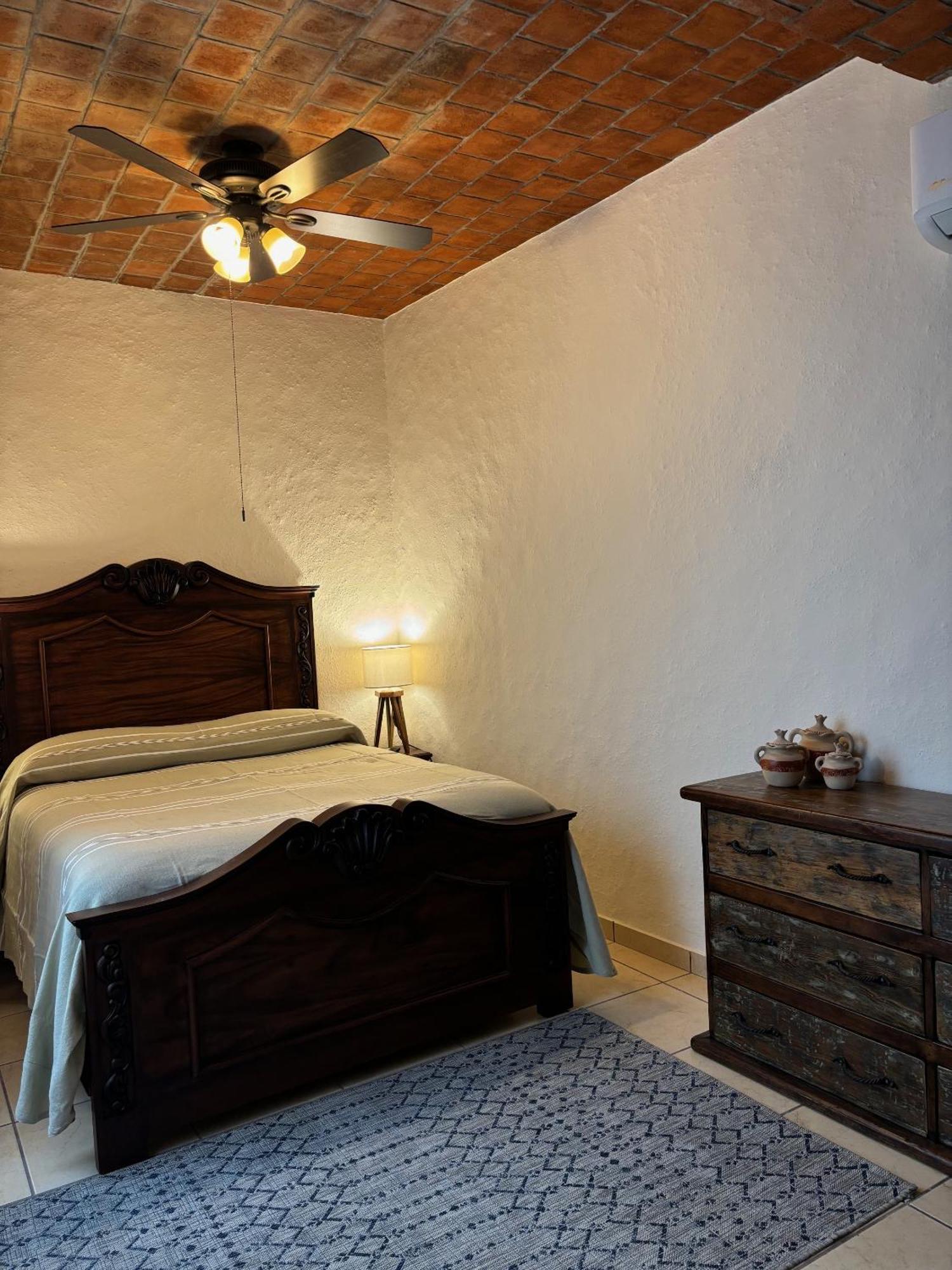 Quinta Don Jose Boutique Hotel Tlaquepaque Oda fotoğraf