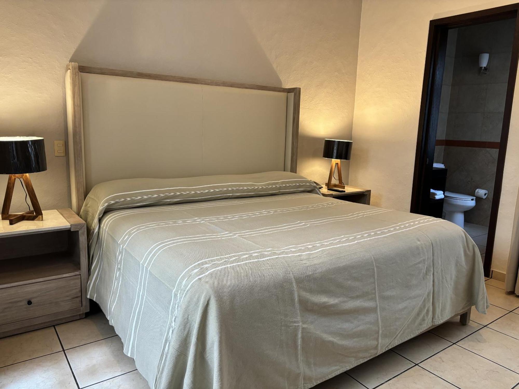 Quinta Don Jose Boutique Hotel Tlaquepaque Oda fotoğraf