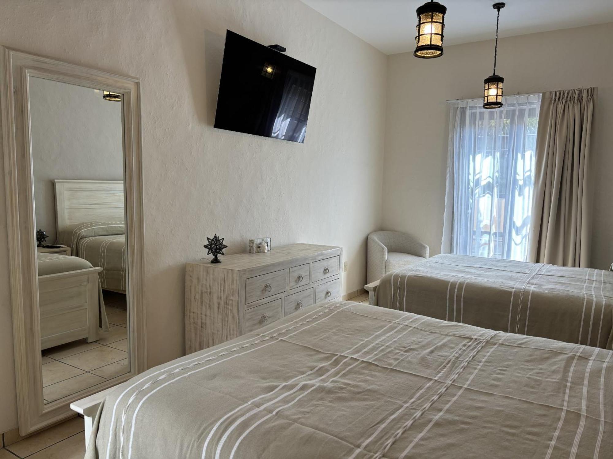 Quinta Don Jose Boutique Hotel Tlaquepaque Oda fotoğraf