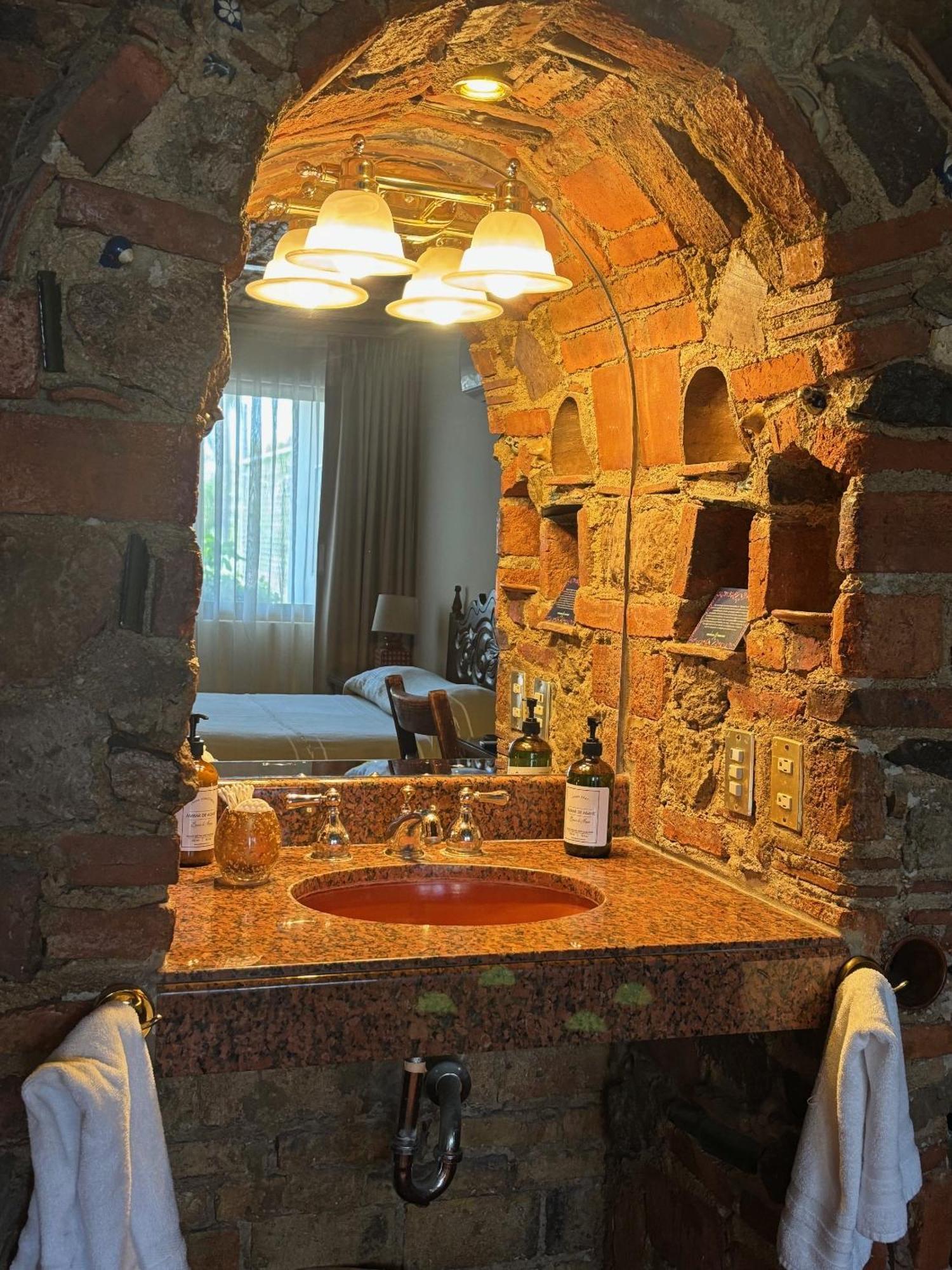 Quinta Don Jose Boutique Hotel Tlaquepaque Oda fotoğraf